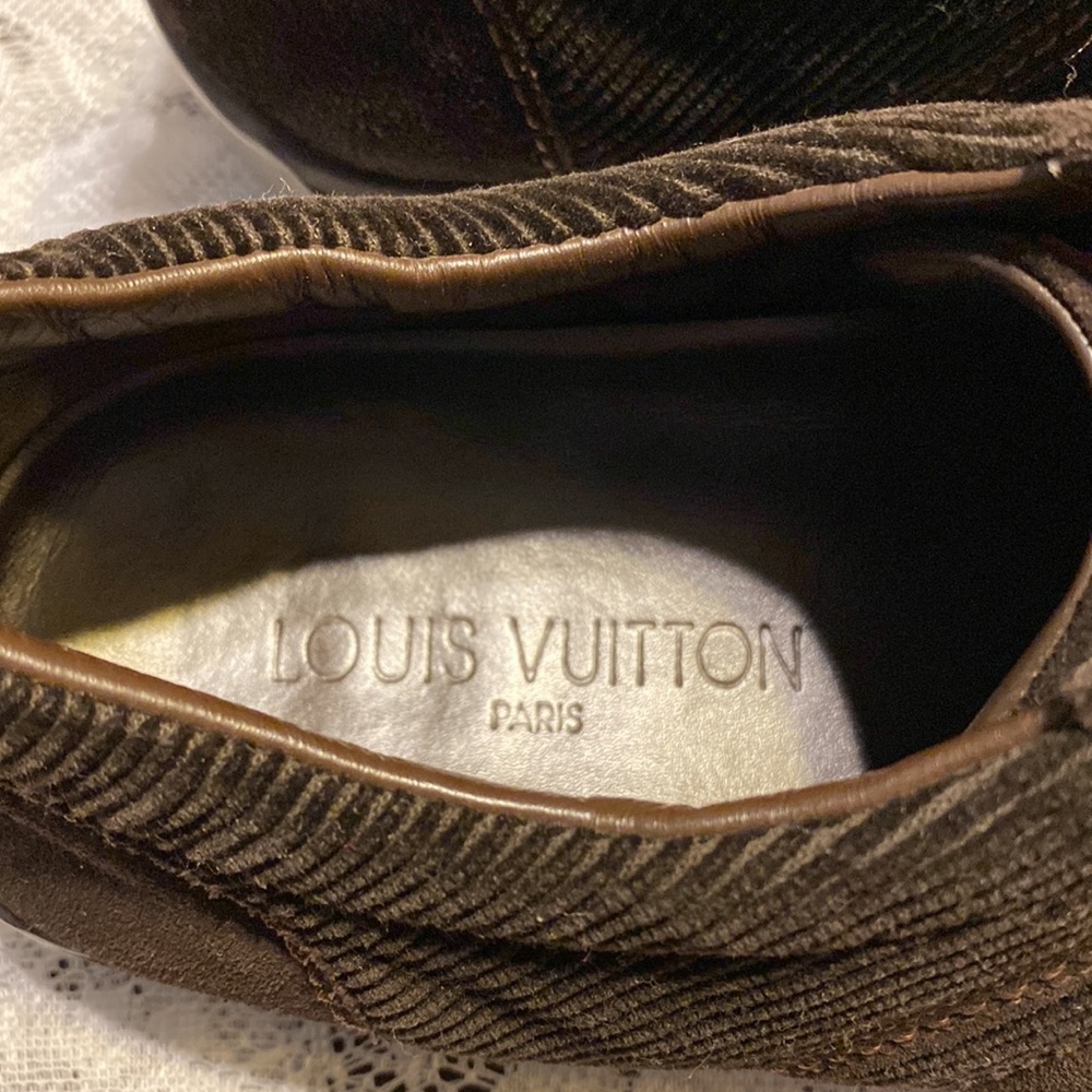 LOUIS VUITTON SNEAKERS - Picture 9 of 10